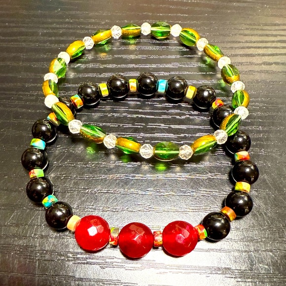 🍃 Bold Elegance Bracelet Set – Green Czech Glass & Red Agate 🍒 - Picture 1 of 4